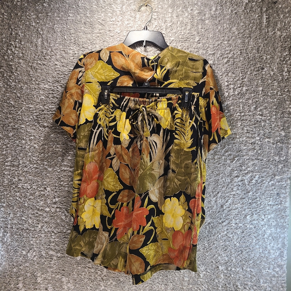 Hawaiian 2 Piece‎ Set Blouse Shorts Rayon Medium Floral By Honolulu Enterprises